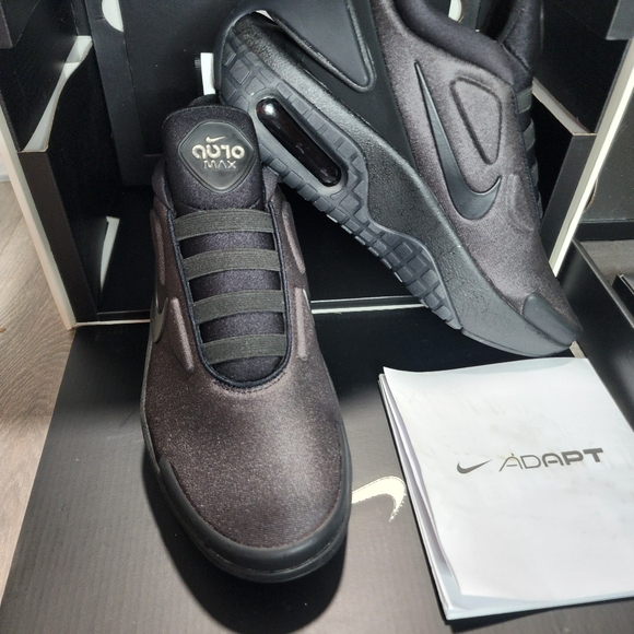 NIKE ADAPT Auto MAX in Triple Black (U.S. Charger) - Picture 7 of 13